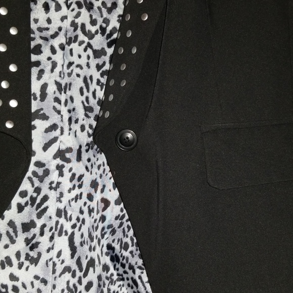 Blazer - Picture 3 of 4